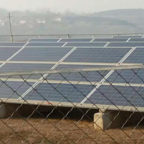 脱贫攻坚一线行 捐物送情暖人心