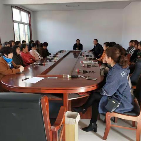 黄山乡召开庆“三八”国际劳动妇女节座谈会