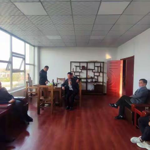 复兴区审计局与上海图纳实业有限公司洽谈招商事宜
