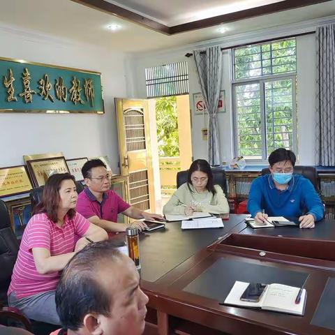 依托数学核心素养，构建高效最美课堂——首师大附属昌江矿区中学举办基于“核心课”的数学学科月活动