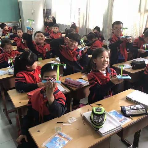 丰富多彩新活动，科技强国新英才。