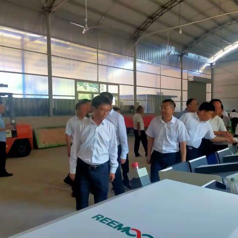 强化党建引领推进乡村振兴---淳化县方里镇油桃采摘暨销售推介会