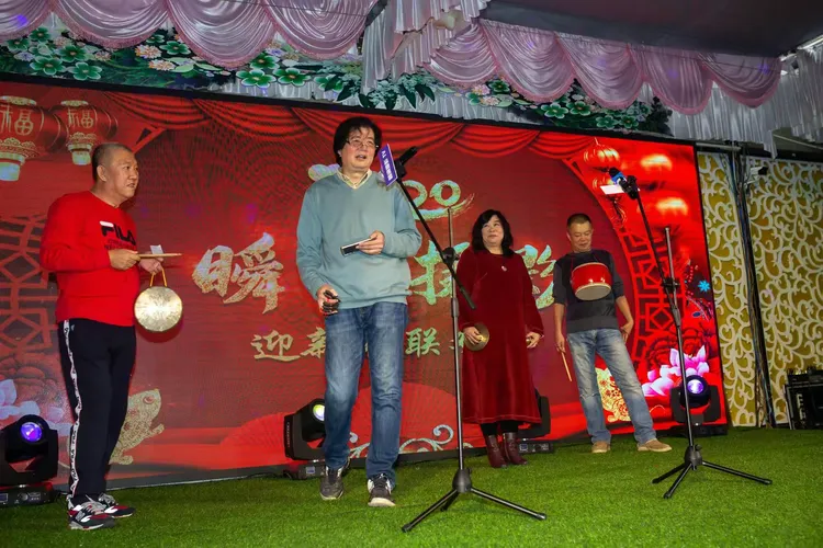 精彩演绎:三句半!