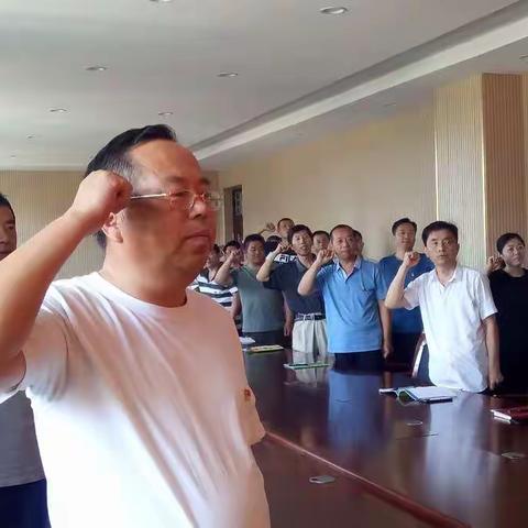 我校召开2019年第二季度党员大会 暨“四个自信”教育实践活动启动仪式