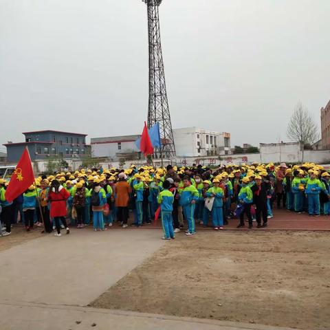 西平中心小学少先队