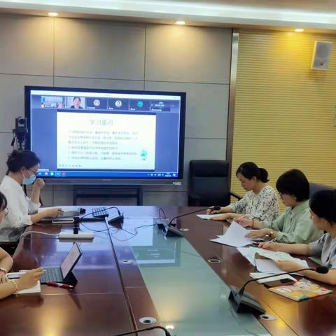 集体备课促成长   砥砺前行同绽放——泉山小语新教学团队开展“新课标，新教学，新课堂”主题备课研讨活动