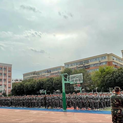 军姿飒爽 青春昂扬——乌市四十一中学初一年级军训纪实