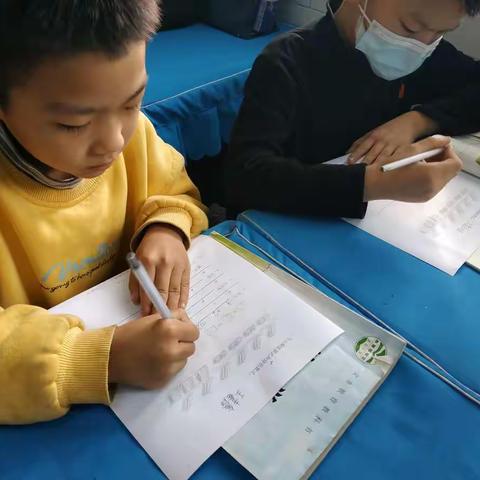 岳滩镇中心小学——二年级数学听评课活动