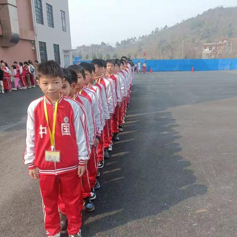 眼中有笑，心中有光——一鸣学校1802班三月班主任工作总结