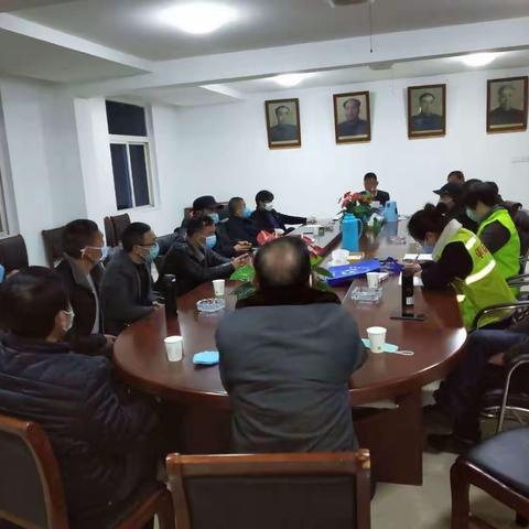 群众眼中的"门神”