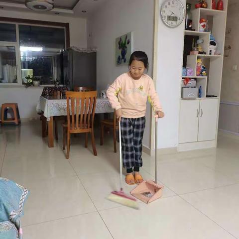 劳动最光荣——垦利四小五年级三班劳动节活动掠影