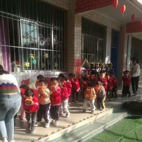 广州市白云区人和镇小太阳花幼儿园消防演练简报