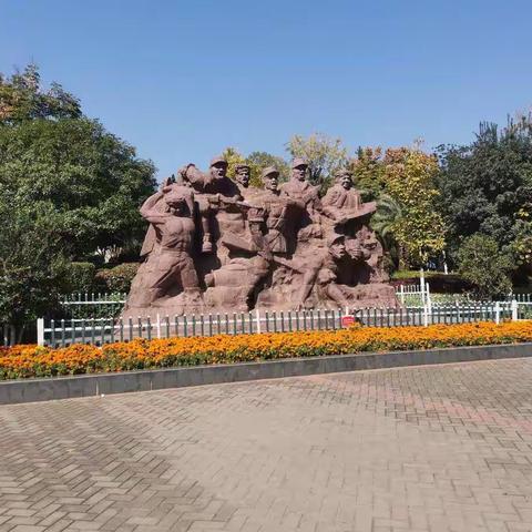 游览留芳公园有感