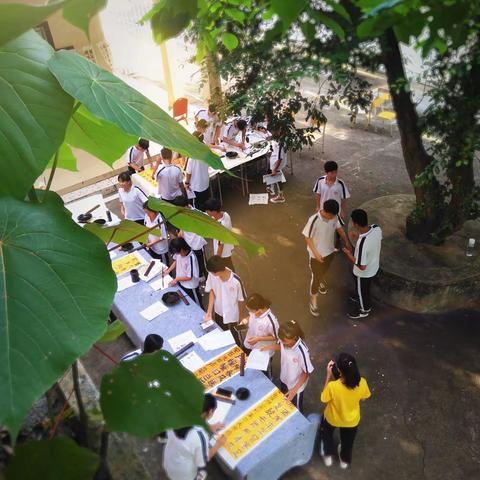 琼海职专计算机平面设计专业举办毛笔、硬笔书法比赛