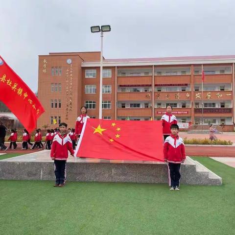 青春飞扬，活力四射            ——杜关镇中心小学春季运动会