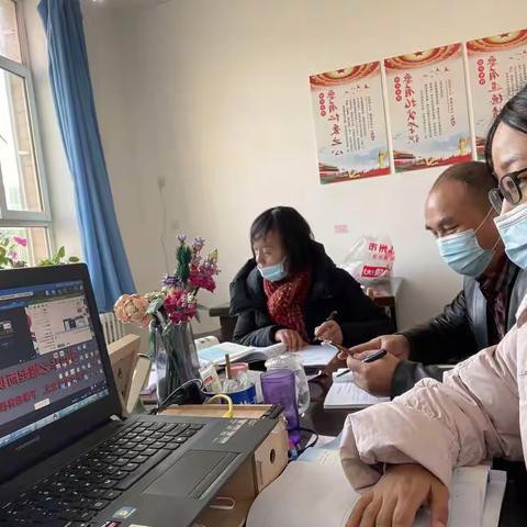 “教研与教学相长，做教科研型教师”——记库尔勒市初中信息技术学科大教研活动