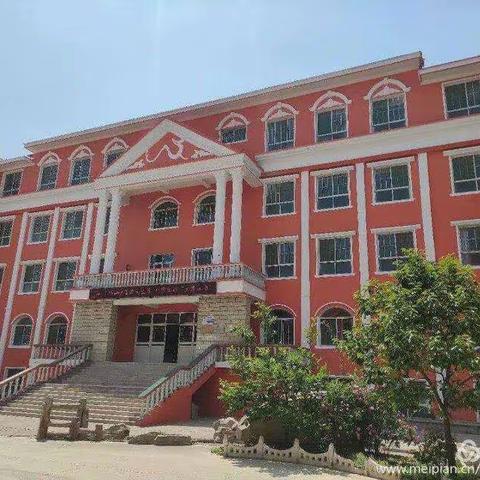 开学典礼展新貌，意气风发铸辉煌