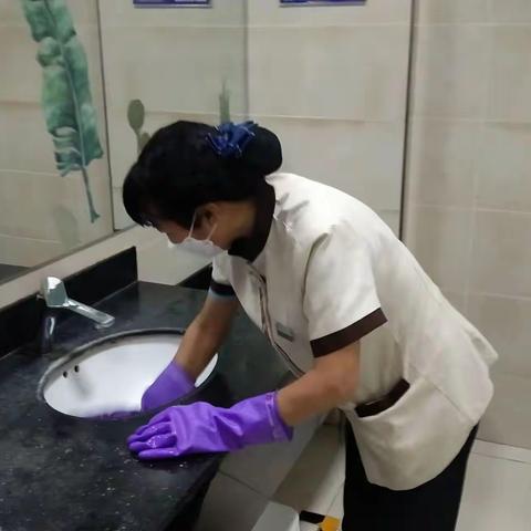 平凡公卫保洁员，您真美！