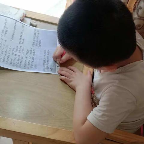 青县实验小学一年级（9）班邵明硕疫情期间爱学习，爱生活