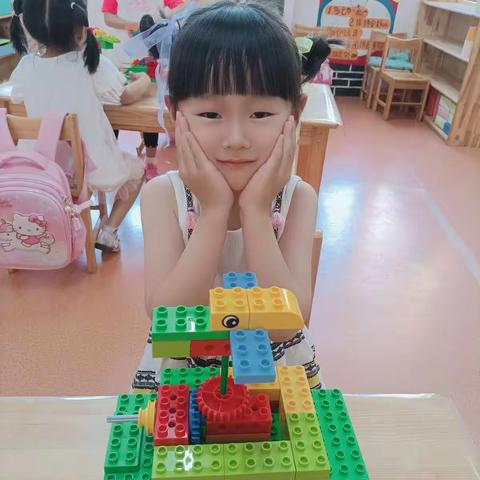 乐高～旋转的萨莉