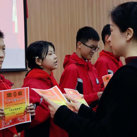 榜样引领成长 扬帆逐梦未来——柳州市前茅中学2021级八年级期中表彰大会