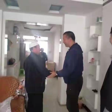 建党百年忆初心   关怀慰问暖人心