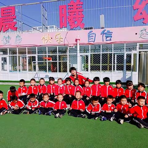 晨曦幼儿园中二班"登舞台，展风采"才艺大比拼