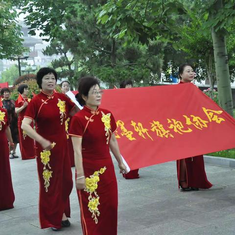 沂南玉墨轩旗袍协会积极参加建党百年庆