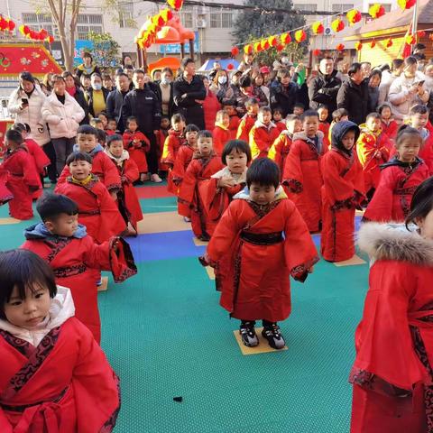 五环中心幼儿园小二班《逛庙会亲子活动》