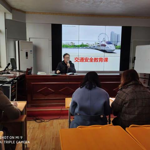 安全在路上——仲宫中心小学开展校车安全培训及检查活动