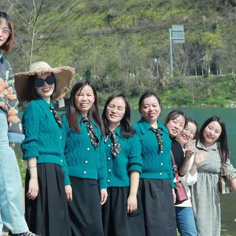 2022年的三八活动留影