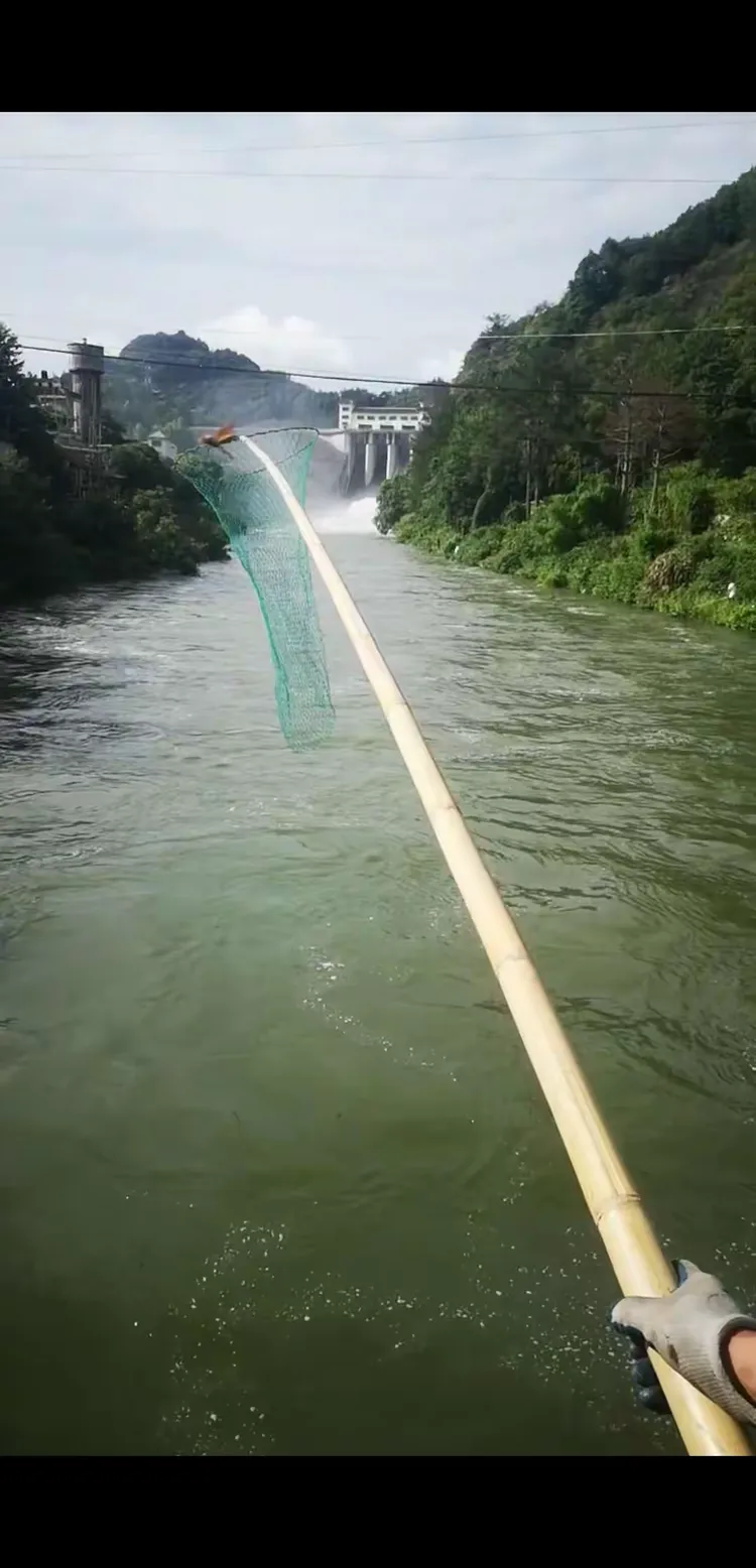 杨溪水库开闸泄洪