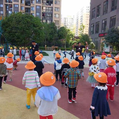 官渡区幼儿园魅力分园小五班《快乐的体智能课》