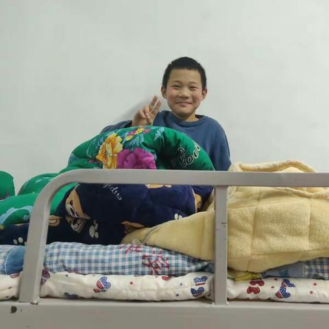 淮滨县第三小学进步学生张雨泽微书