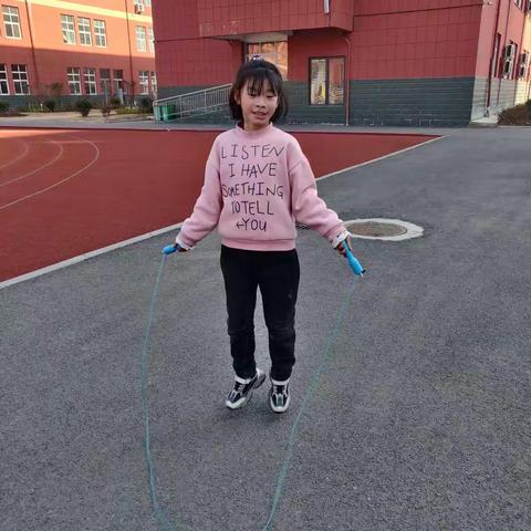 淮滨县第三小学优秀少先队员徐香颍微书