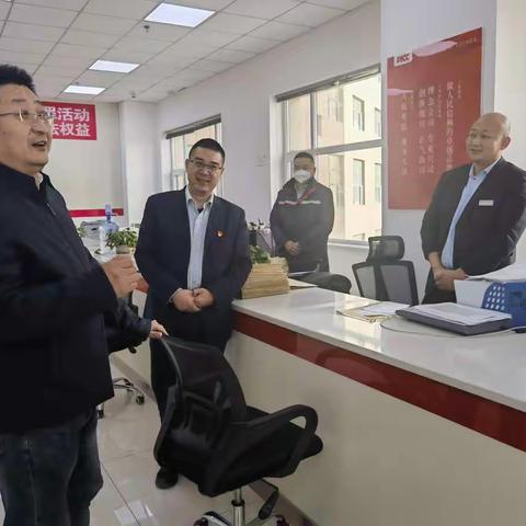 春节慰问一线，展现组织温暖