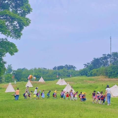 盛夏与响恋，幼儿园与你