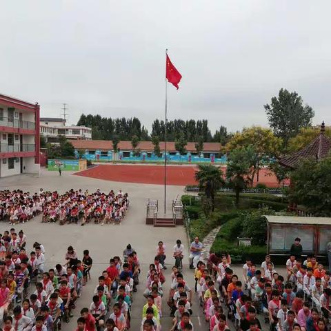 凝心聚力，扬帆起航——榴园学区中心小学秋季开学典礼。