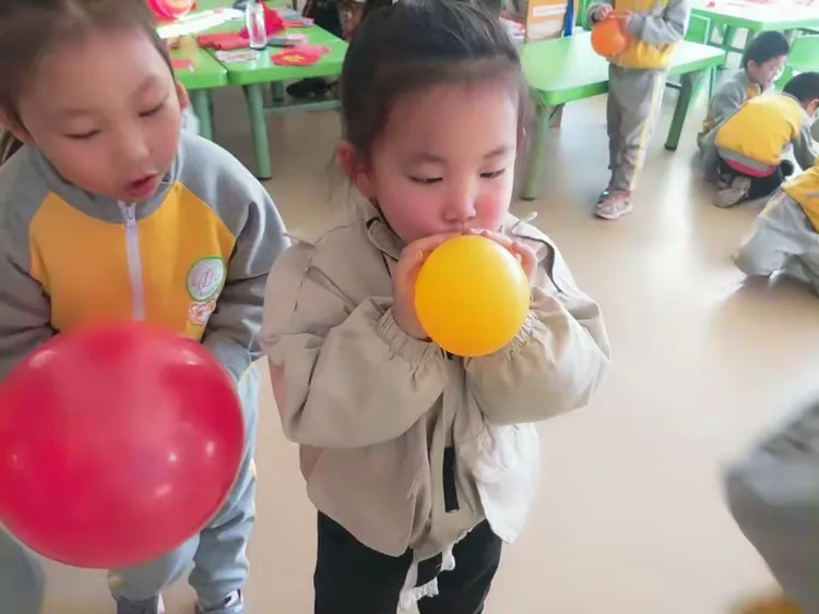 吹气球😃