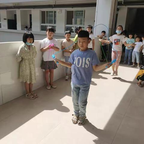 活力六月我先行——三（5）班班级跳绳赛