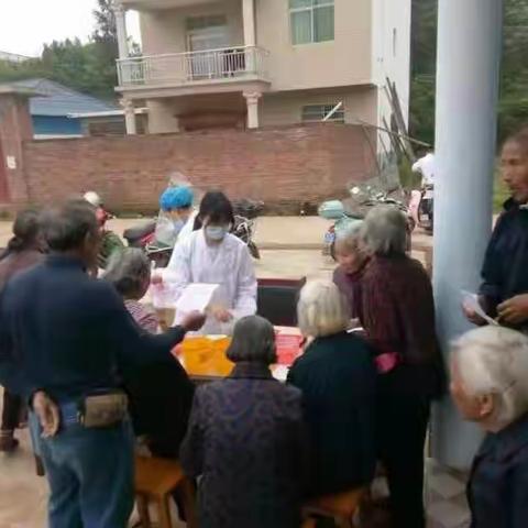 邓家乡横源村党史学习教育“我为群众办实事”主题实践活动——为困难群众和贫困患者送医送药