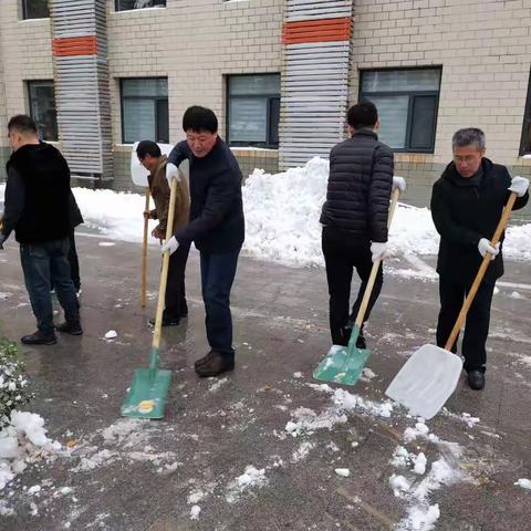 东光县财政局积极组织积雪清扫活动