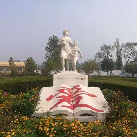 最是书香能致远——龙兴中心校5月“我爱阅读”读书展示活动纪实