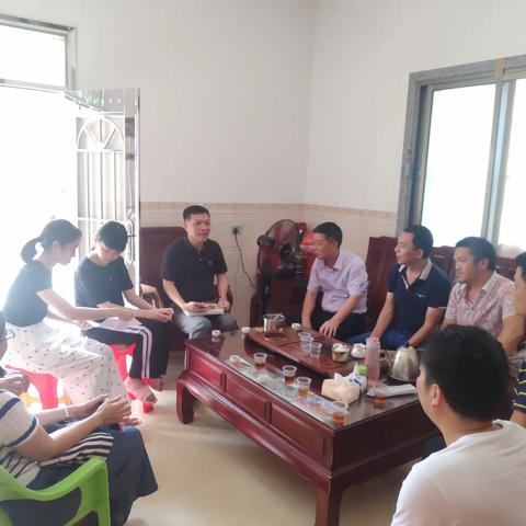 传递温情，家校共融