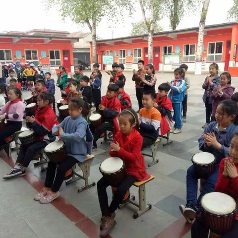 殷都区水冶镇东北街小学非洲鼓社团