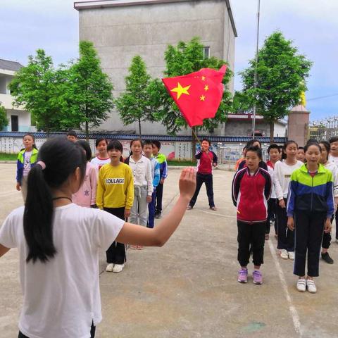 邓坂小学开展“五个一”红色主题教育活动阶段性成果报告