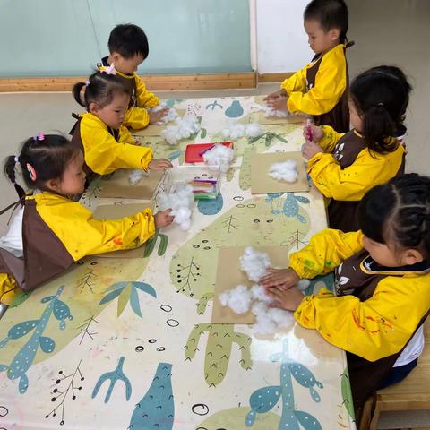 甜甜的棉花糖——月亮湾幼儿园小二班创意美术