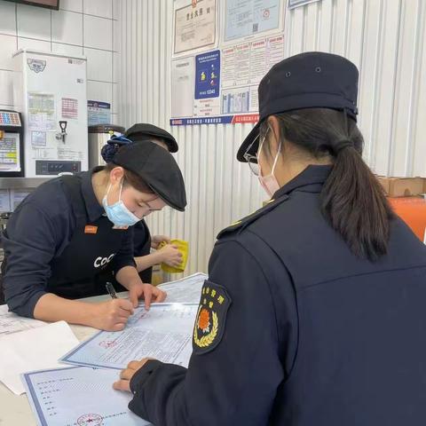 【湖滨新区】补签沿街商铺“市容环卫责任书”，解决“门前三包”乱象大难题