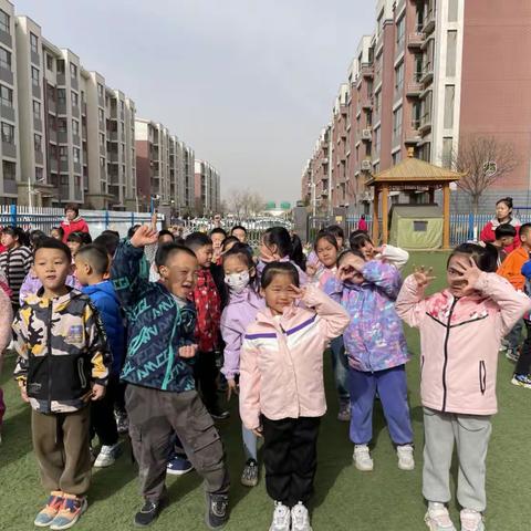 普睿迪礼仪幼儿园 大五班4月份第2 周生活记录篇