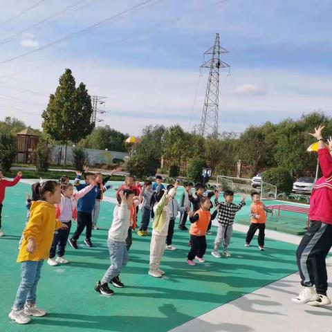 国昌实验幼儿园哈佛三班亚太体智能——《挑战爬行架》